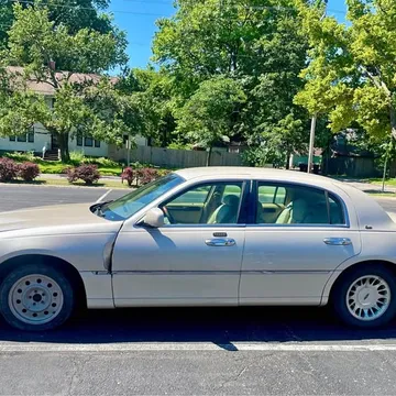 2002 Lincoln Cartier Town Car
