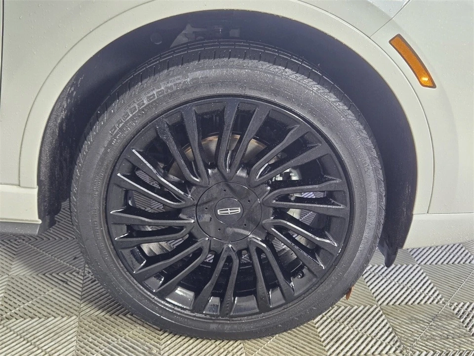 2022 Lincoln Corsair - Image 18 of 21