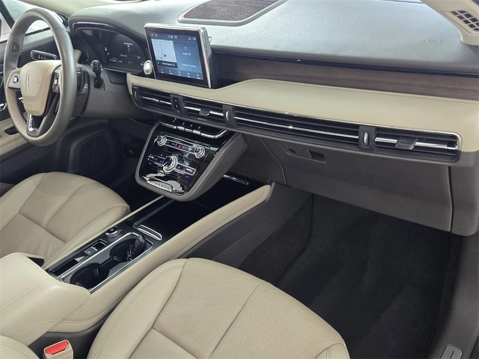 2022 Lincoln Corsair - Image 16 of 21