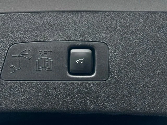 2022 Lincoln Corsair - Image 11 of 12