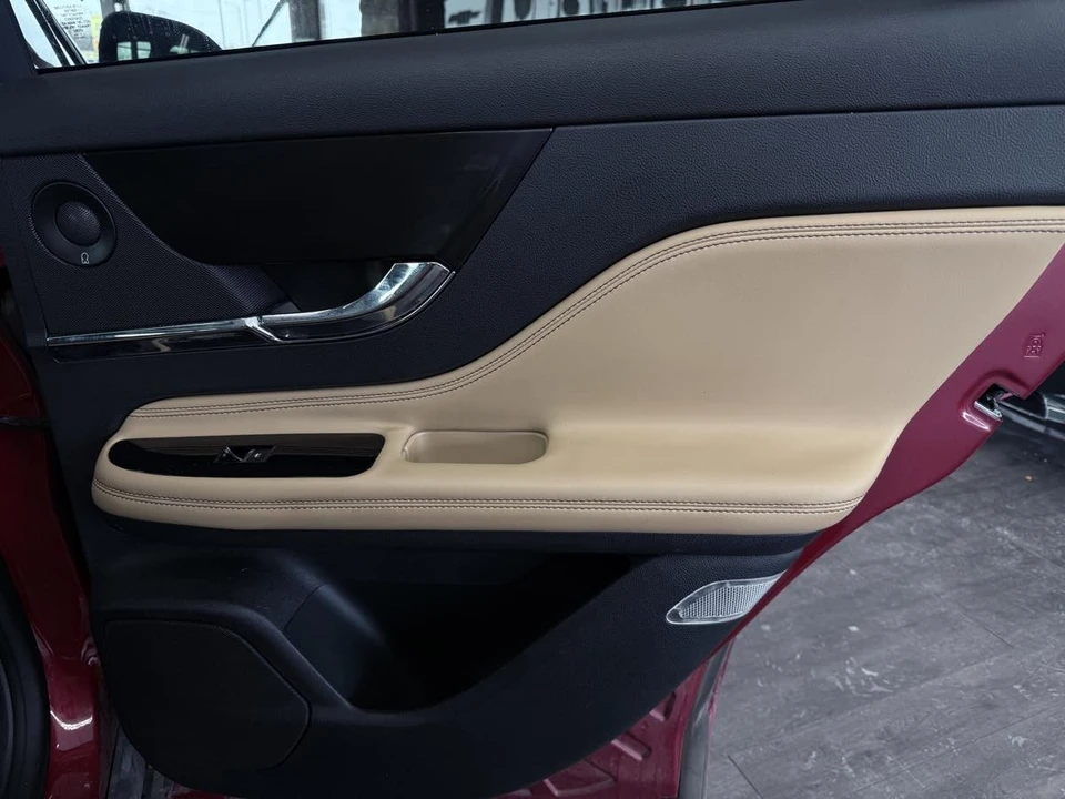 2022 Lincoln Corsair - Image 30 of 31