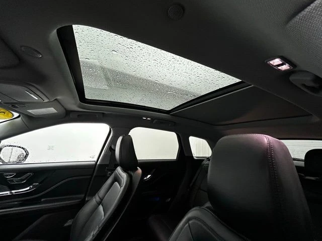 2022 Lincoln Corsair - Image 11 of 12