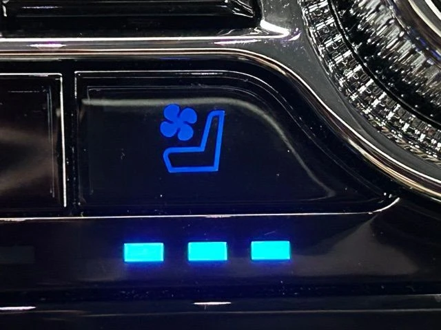 2022 Lincoln Corsair - Image 8 of 12