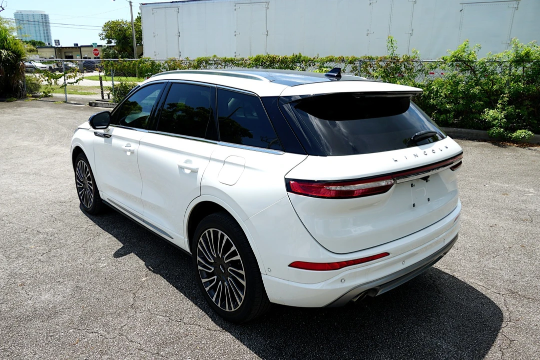 2022 Lincoln Corsair - Image 18 of 31