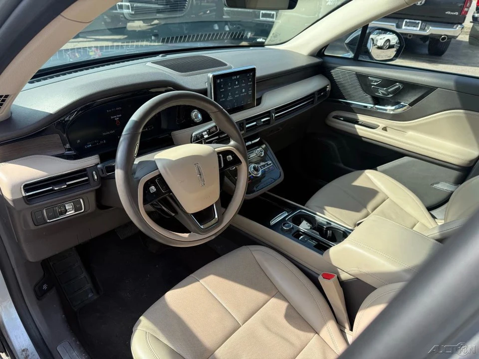2022 Lincoln Corsair - Image 16 of 21