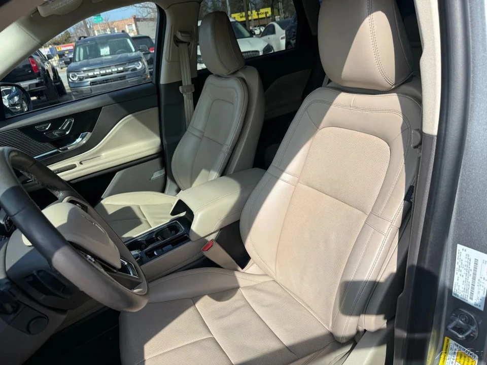 2022 Lincoln Corsair - Image 15 of 21