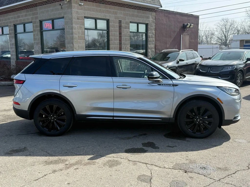 2022 Lincoln Corsair - Image 4 of 12