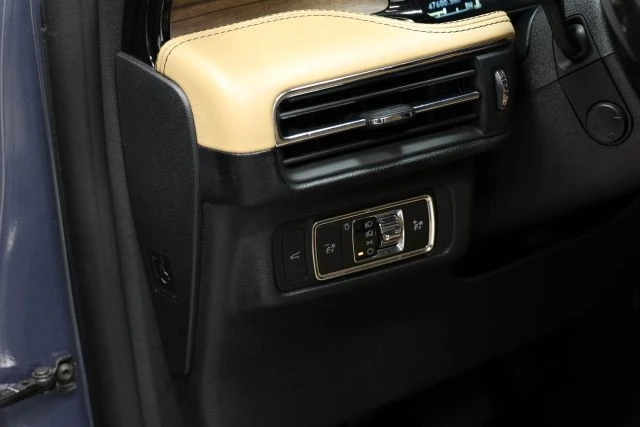 2022 Lincoln Corsair - Image 14 of 21
