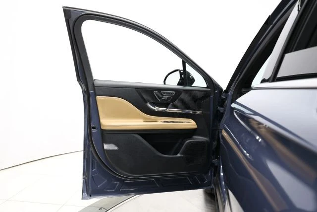 2022 Lincoln Corsair - Image 9 of 21