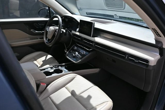 2022 Lincoln Corsair - Image 18 of 23
