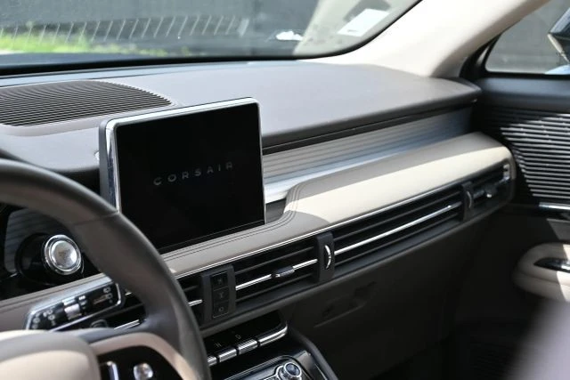 2022 Lincoln Corsair - Image 13 of 23