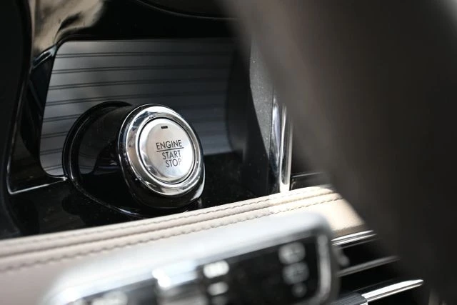 2022 Lincoln Corsair - Image 15 of 23