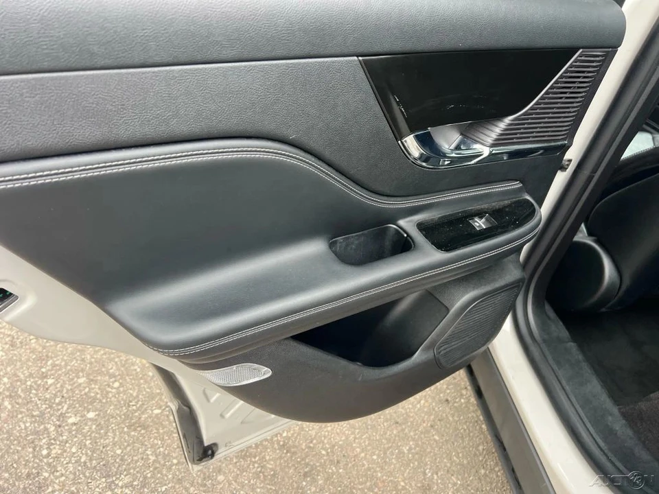 2022 Lincoln Corsair - Image 18 of 21