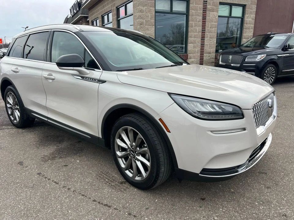 2022 Lincoln Corsair - Image 2 of 12