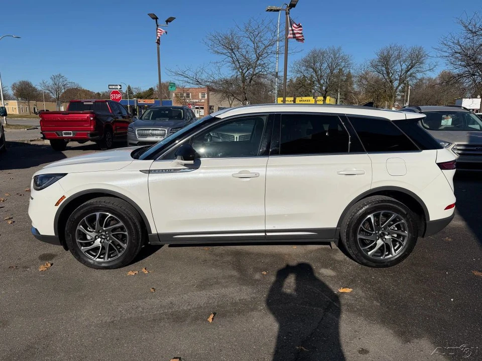 2022 Lincoln Corsair - Image 2 of 12