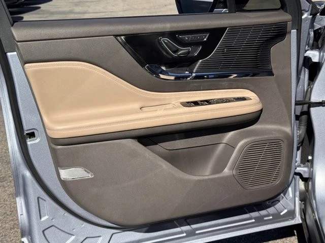 2022 Lincoln Corsair - Image 16 of 21