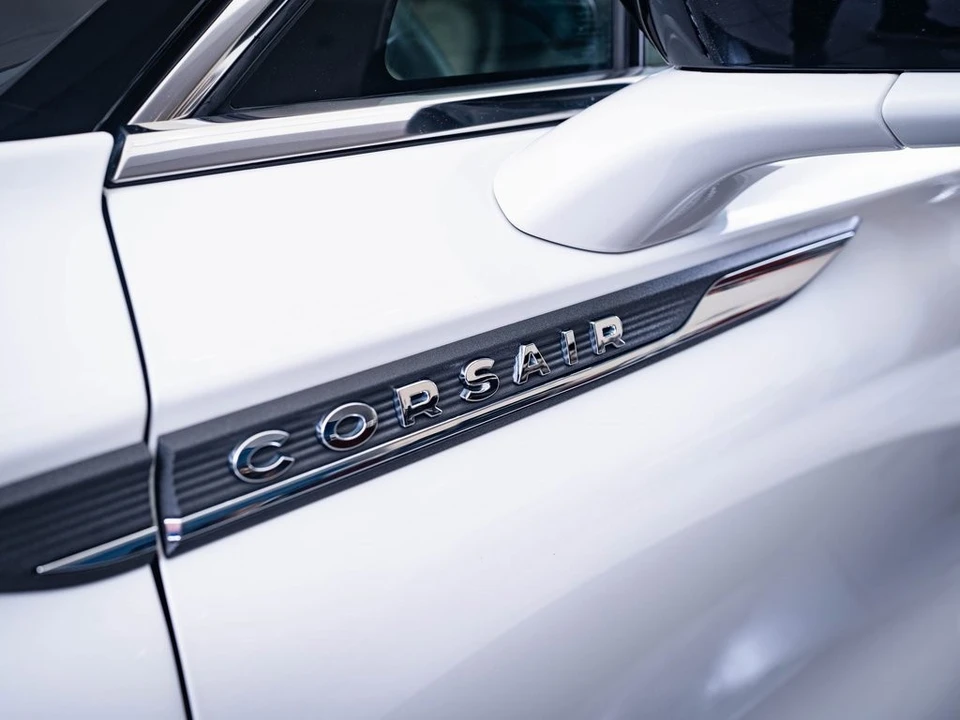 2022 Lincoln Corsair - Image 15 of 21