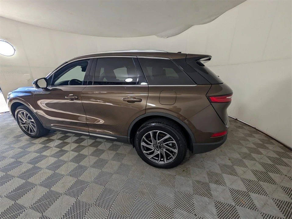 2022 Lincoln Corsair - Image 11 of 21