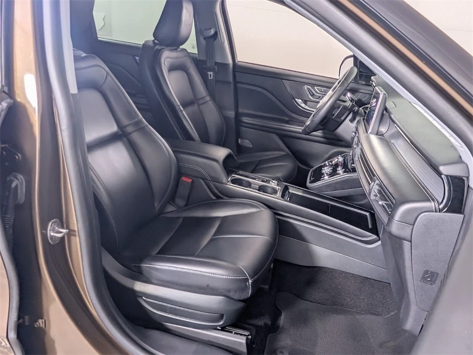 2022 Lincoln Corsair - Image 17 of 21
