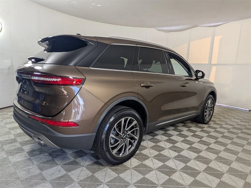 2022 Lincoln Corsair - Image 14 of 21