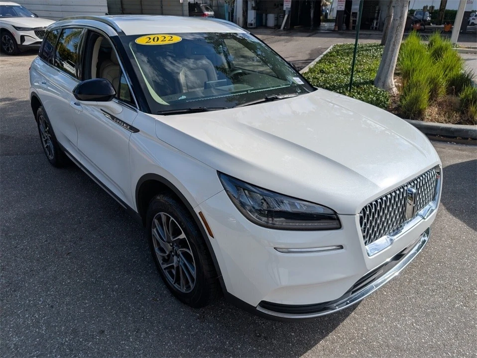 2022 Lincoln Corsair - Image 2 of 12