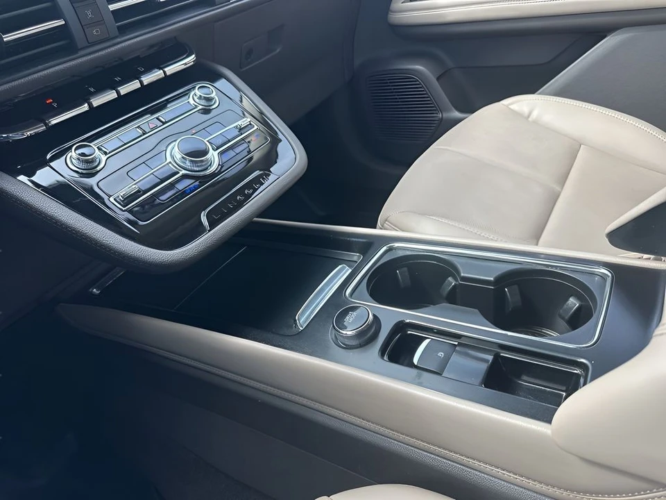 2022 Lincoln Corsair - Image 18 of 31