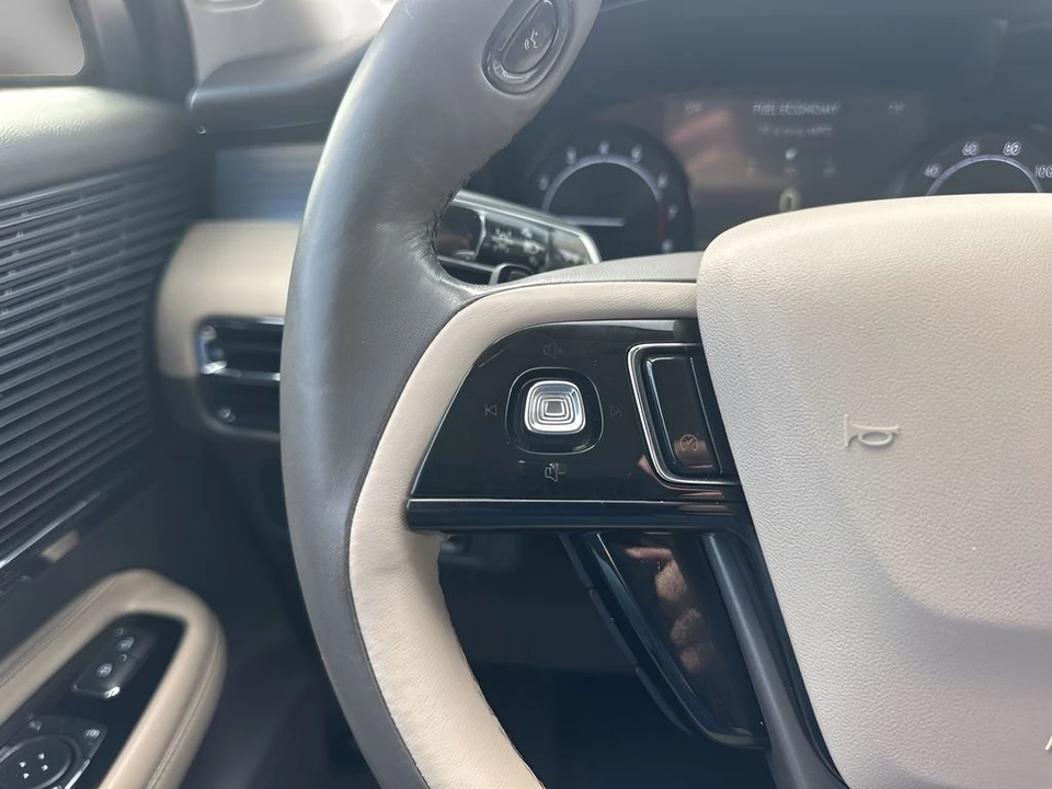 2022 Lincoln Corsair - Image 14 of 31