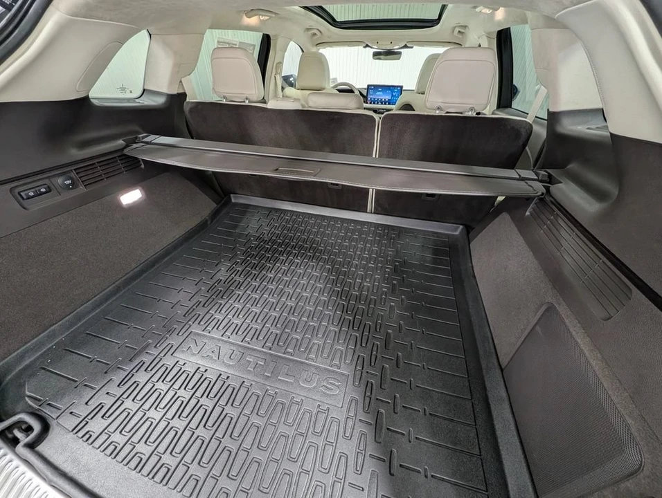 2022 Lincoln Nautilus - Image 20 of 28