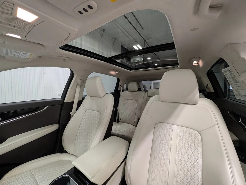 2022 Lincoln Nautilus - Image 13 of 28