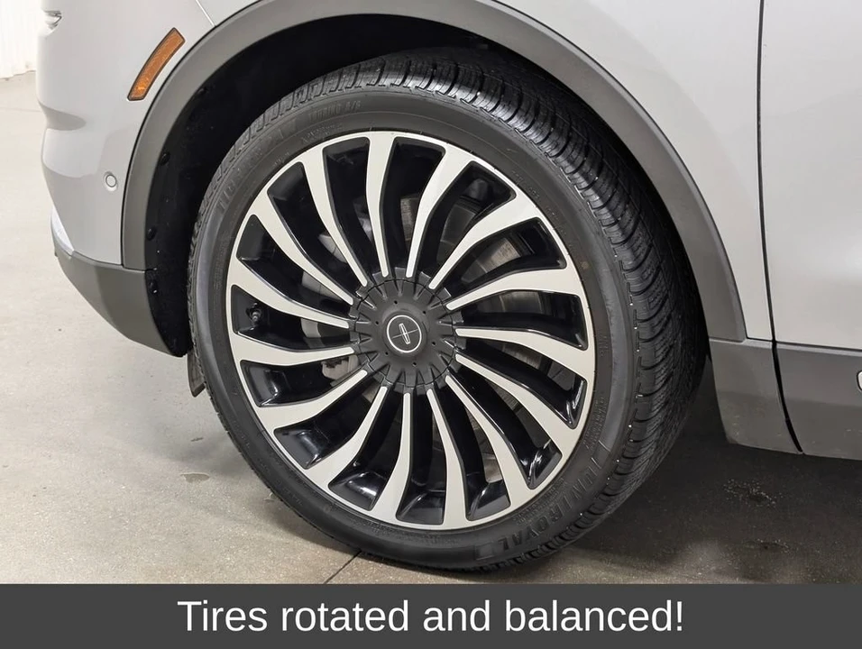 2022 Lincoln Nautilus - Image 2 of 28