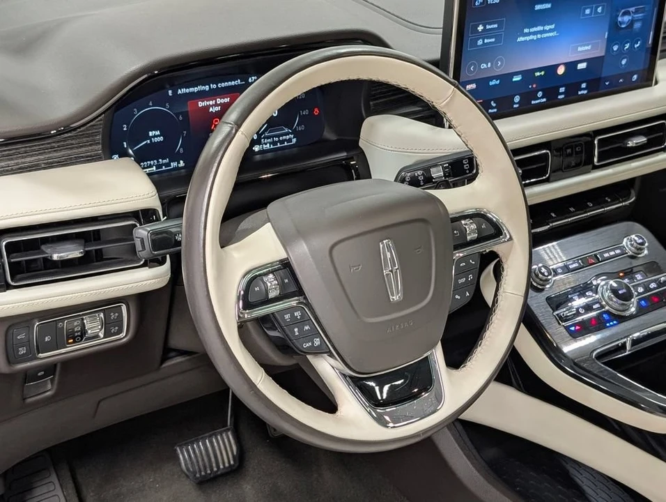 2022 Lincoln Nautilus - Image 9 of 28