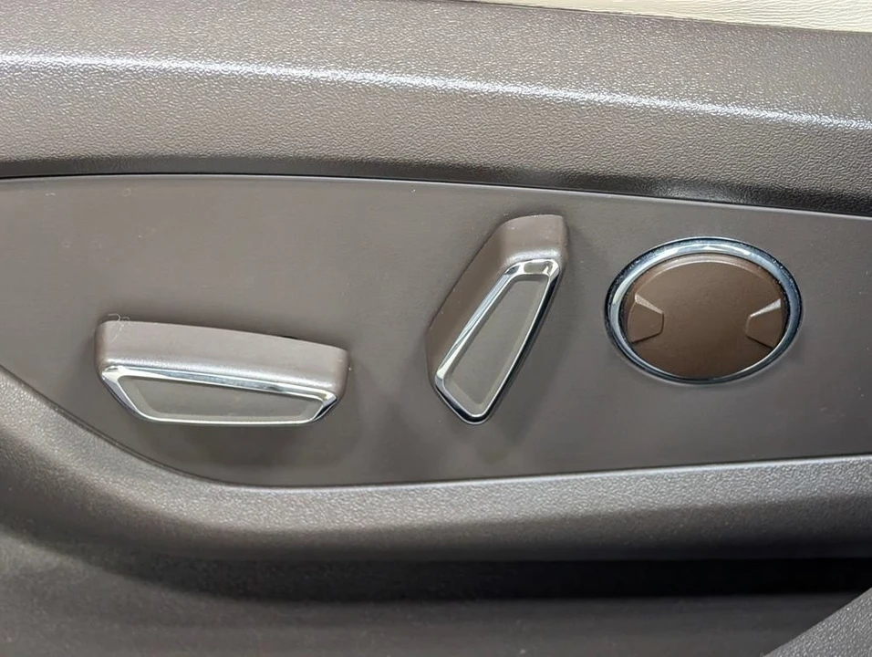 2022 Lincoln Nautilus - Image 12 of 28