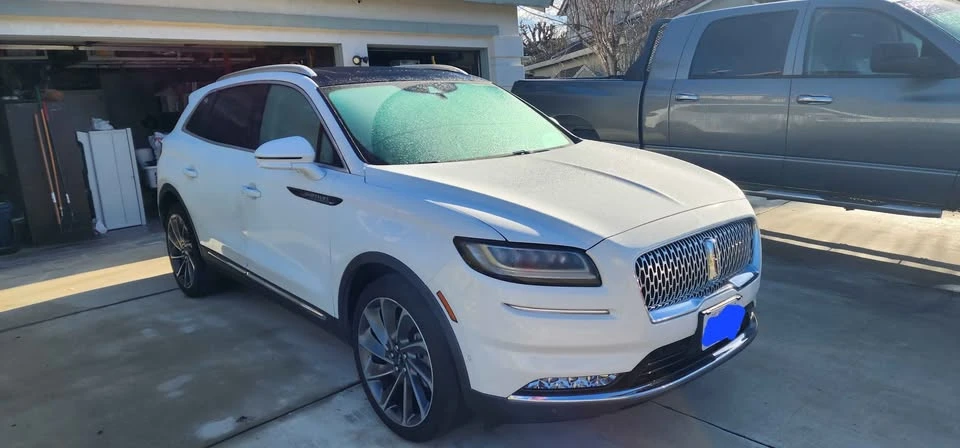 2022 Lincoln Nautilus - Image 2 of 10