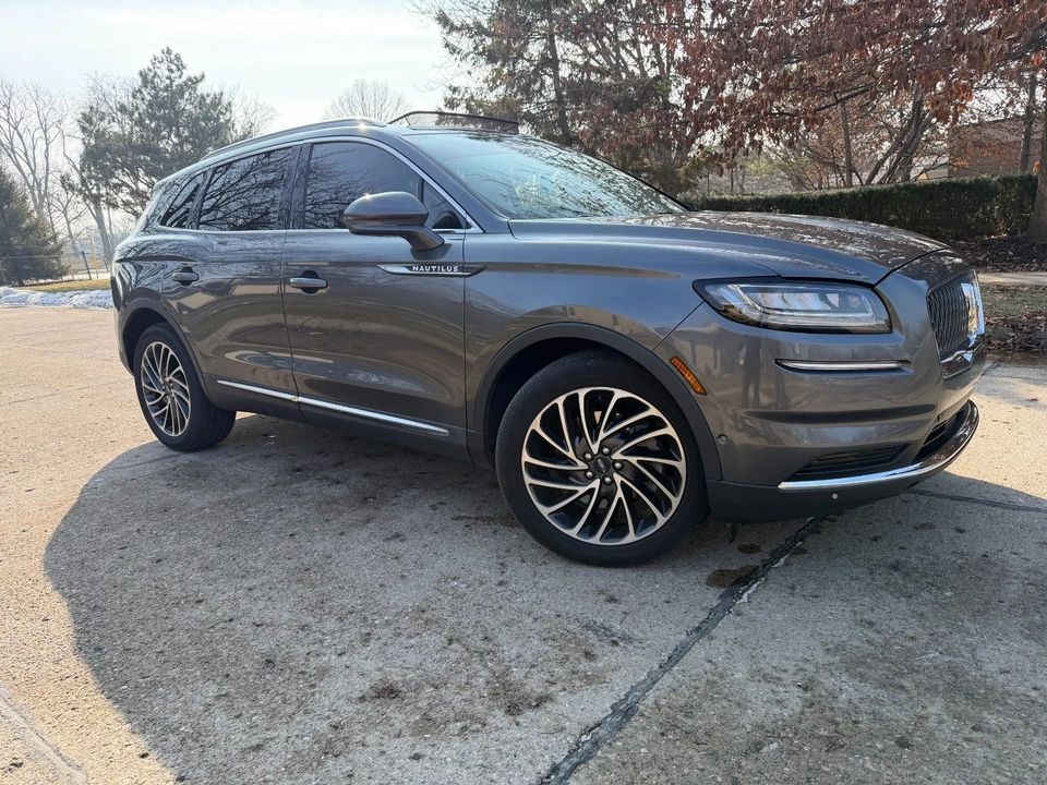 2022 Lincoln Nautilus - Image 2 of 21
