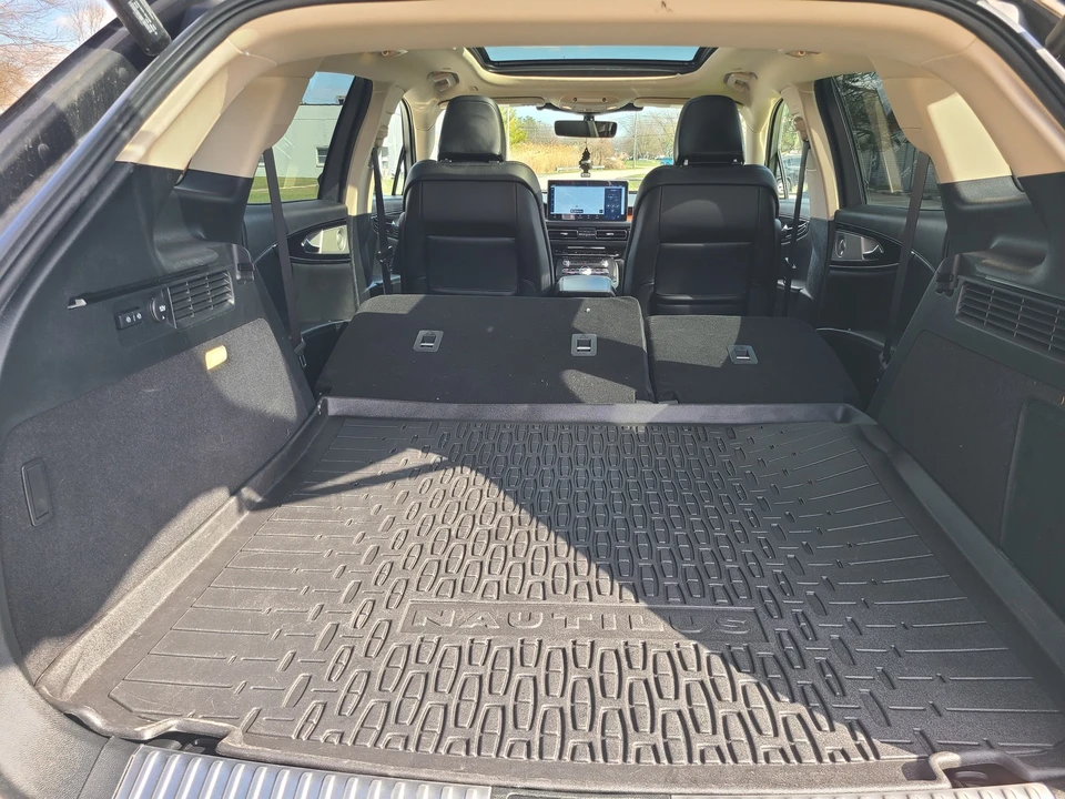 2022 Lincoln Nautilus - Image 13 of 21
