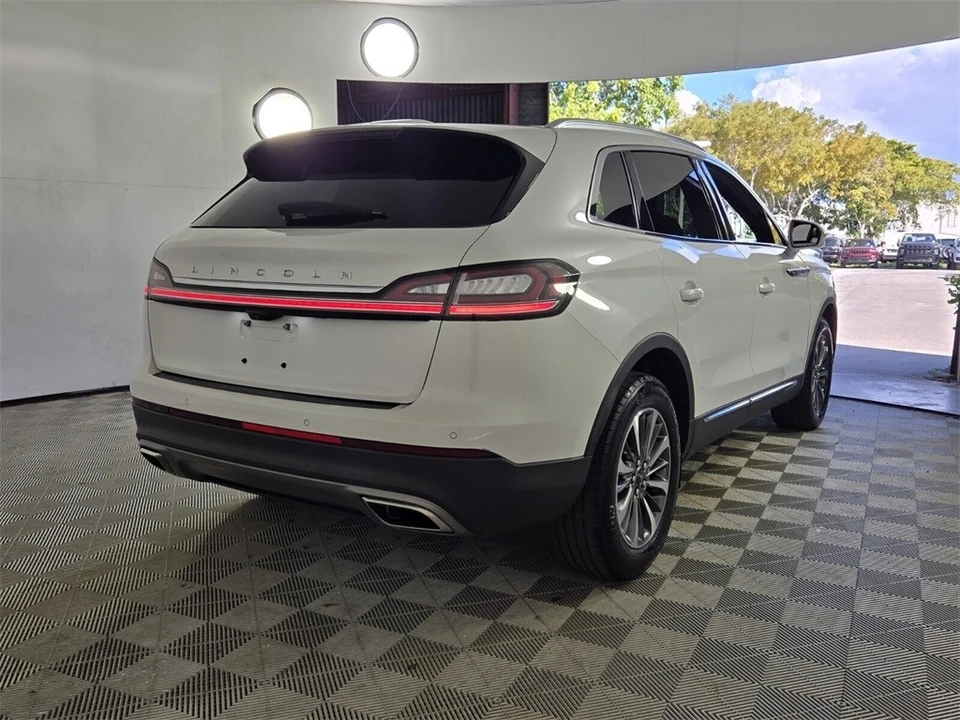 2022 Lincoln Nautilus - Image 7 of 12