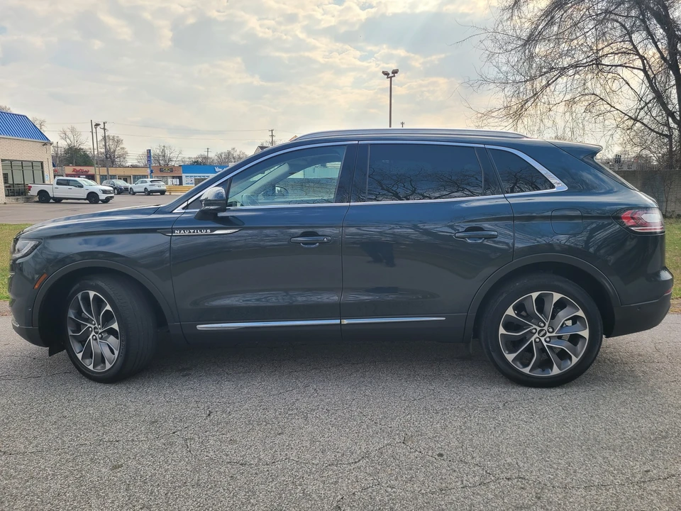 2022 Lincoln Nautilus - Image 2 of 21