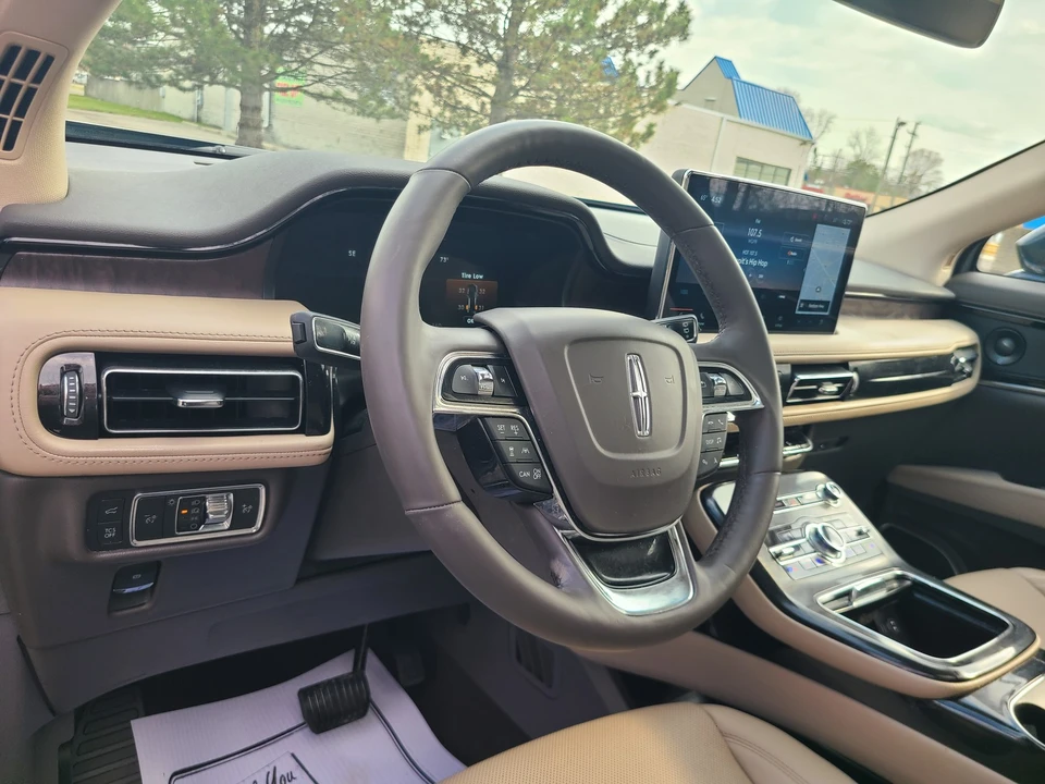 2022 Lincoln Nautilus - Image 9 of 21