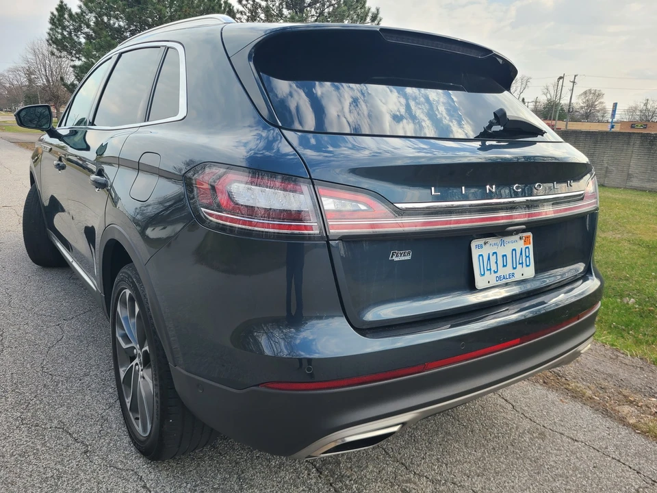 2022 Lincoln Nautilus - Image 3 of 21