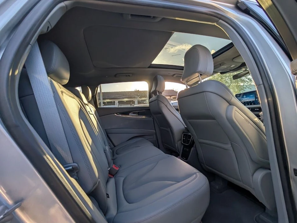 2022 Lincoln Nautilus - Image 15 of 21