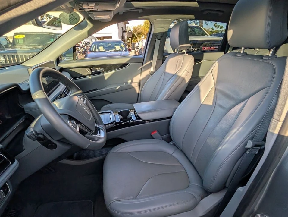 2022 Lincoln Nautilus - Image 11 of 21