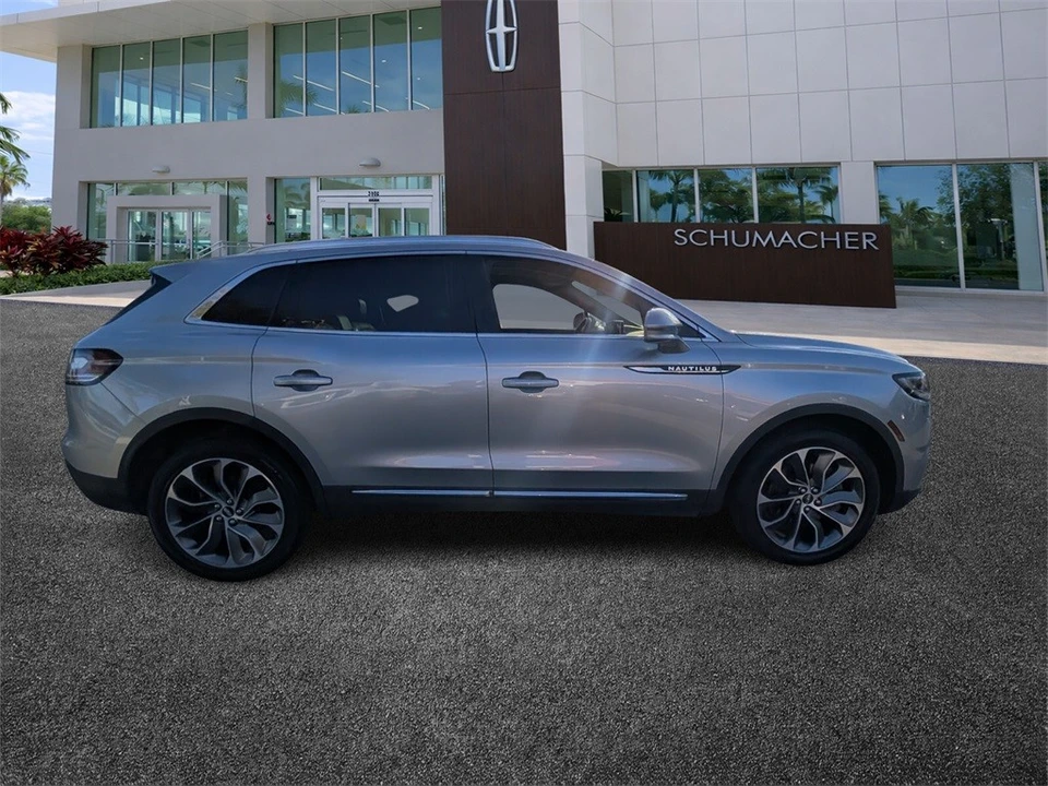 2022 Lincoln Nautilus - Image 8 of 12