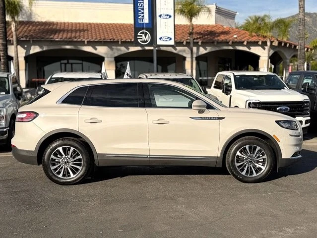 2022 Lincoln Nautilus - Image 9 of 12