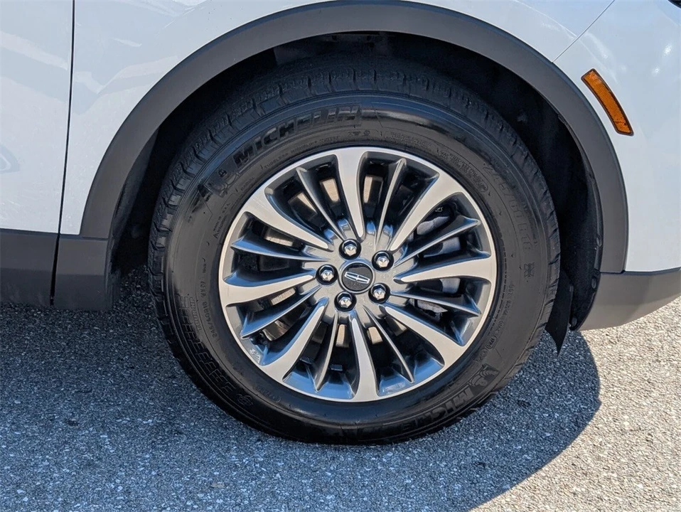 2022 Lincoln Nautilus - Image 9 of 12
