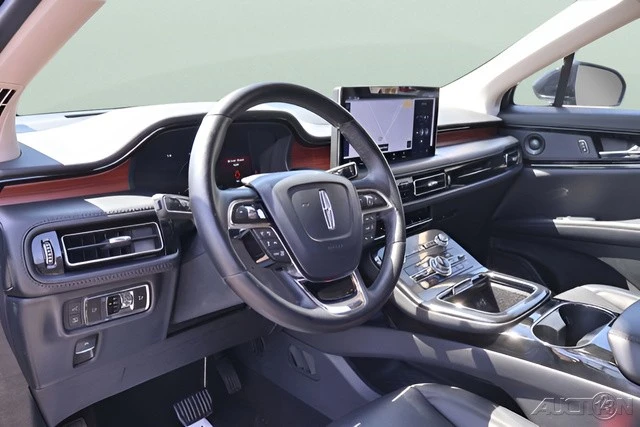 2022 Lincoln Nautilus - Image 13 of 24