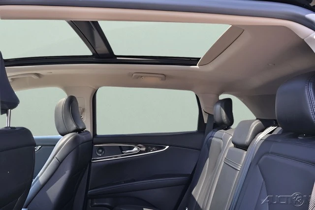 2022 Lincoln Nautilus - Image 16 of 24