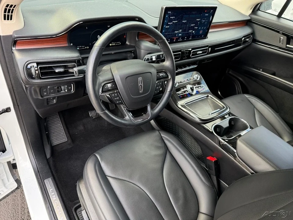 2022 Lincoln Nautilus - Image 10 of 21