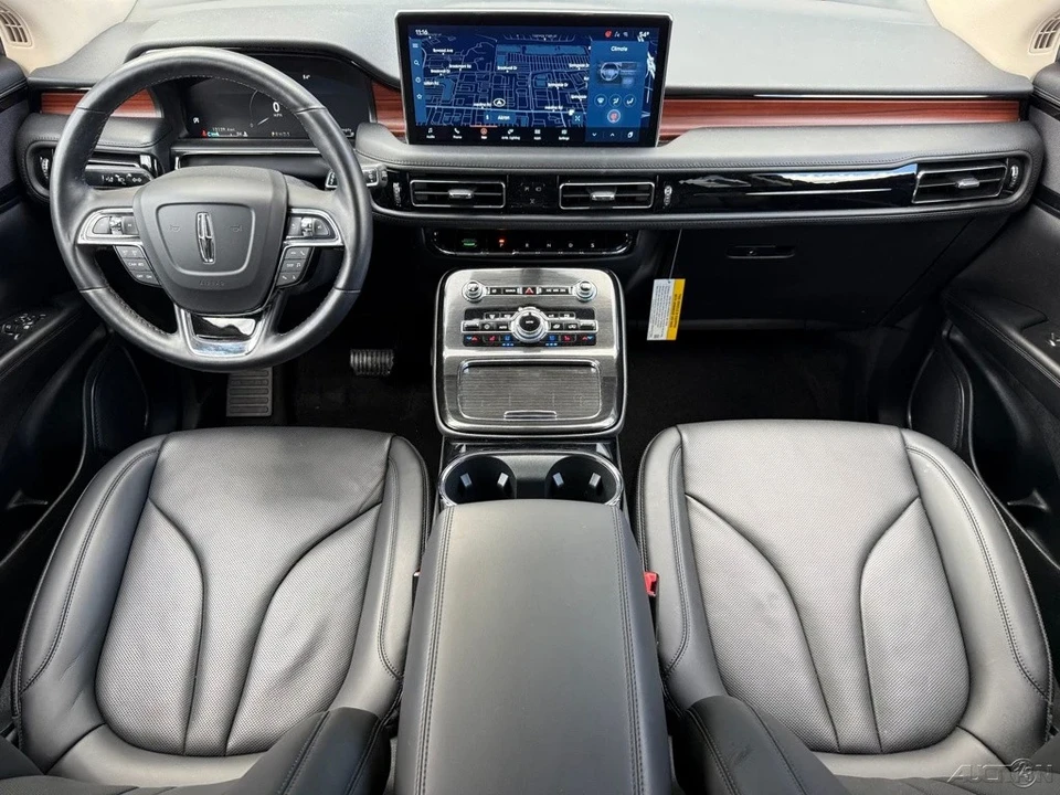 2022 Lincoln Nautilus - Image 17 of 21