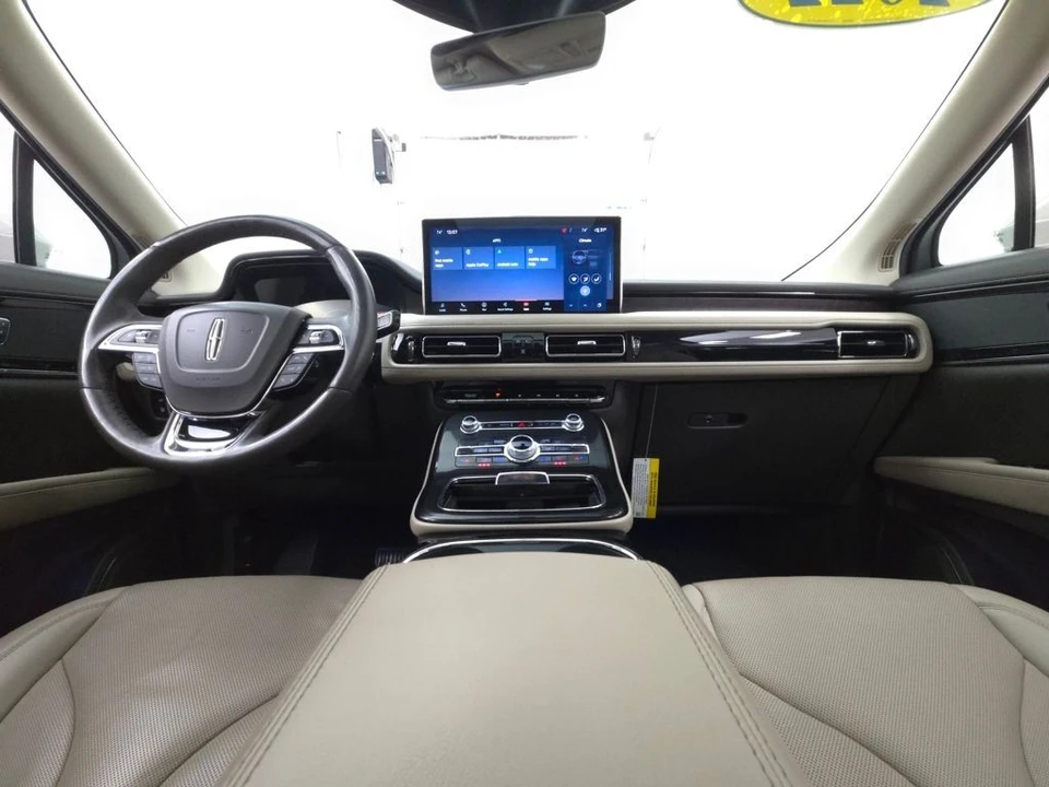 2022 Lincoln Nautilus - Image 2 of 12