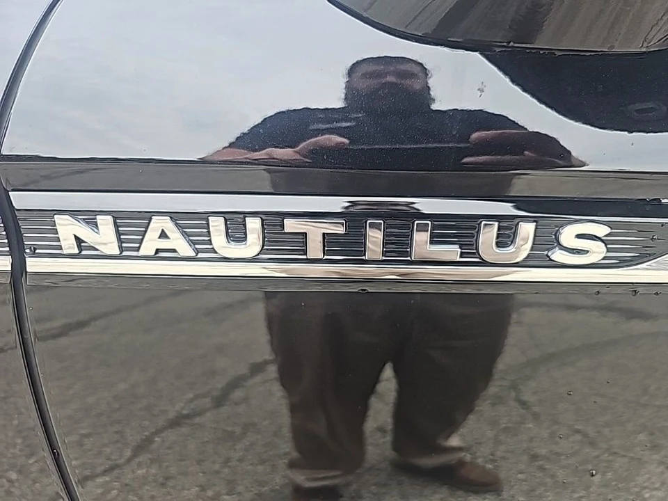 2022 Lincoln Nautilus - Image 10 of 12